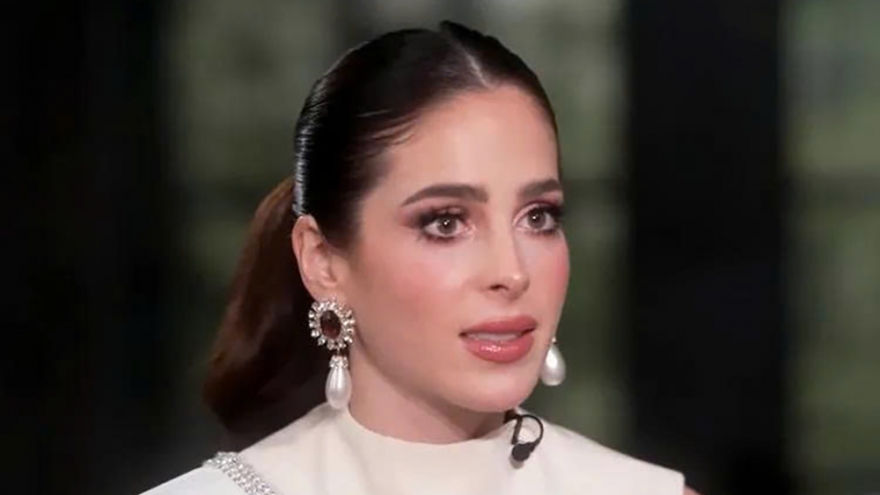 Tân Hoa hậu Hoàn vũ 2025 lên tiếng về tin đồn từ bỏ vương miện