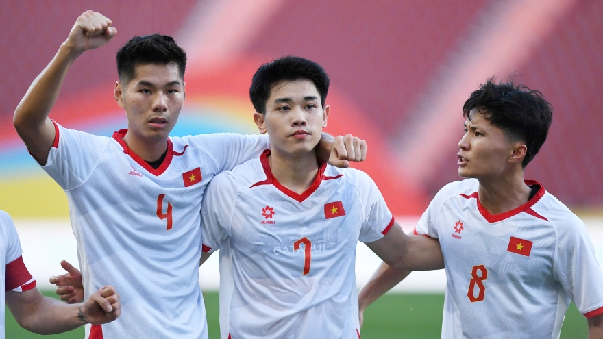 Dư âm U22 Việt Nam 2-1 U22 Lào: Chiến thắng may mắn và... tranh cãi