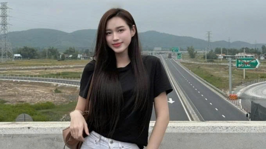 Sao Việt 5/12: Đỗ Thị Hà khoe "tay nghề" chụp ảnh của chồng thiếu gia