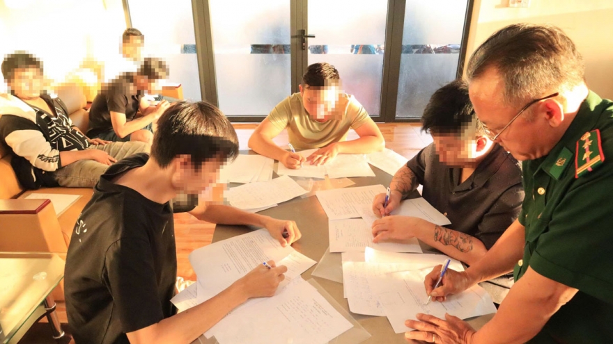 Lời kể của 63 công dân thoát khỏi "bẫy" việc nhẹ lương cao tại Campuchia