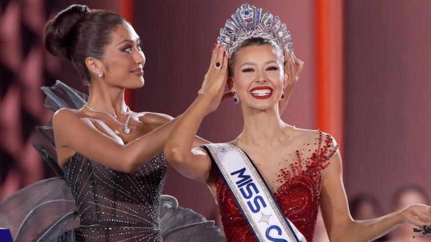 Người đẹp Mỹ đăng quang Miss Cosmo 2025, Phương Linh lọt top 10