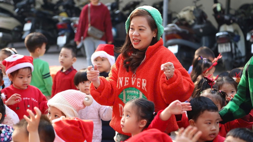 Giáo viên mầm non nói gì trước đề xuất giảm giờ dạy, tách giờ trông trẻ?