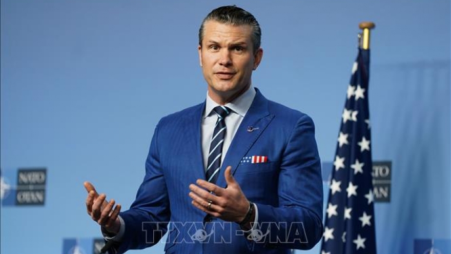 Bộ trưởng Quốc phòng Mỹ tuyên bố sẵn sàng đợi lệnh về Iran