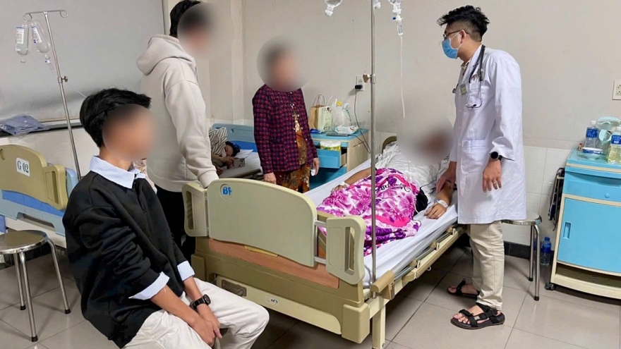 Vụ hàng chục người bị ngộ độc ở Lâm Đồng: Xử phạt chủ xe bánh mì 92 triệu đồng