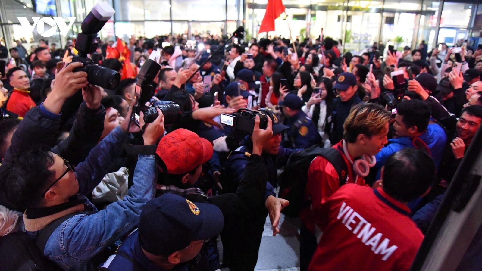 Vietnam U23 welcomed home by fans after Asian Cup campaign