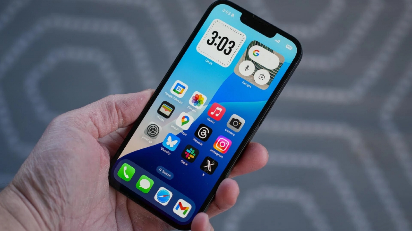 iPhone đầu tiên của năm sắp được Apple trình làng với giá không đổi?