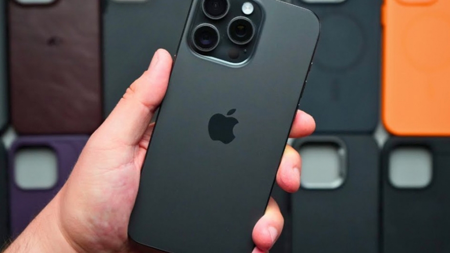 Tiết kiệm tiền mua ốp lưng giá rẻ, người dùng iPhone có thể trả giá đắt