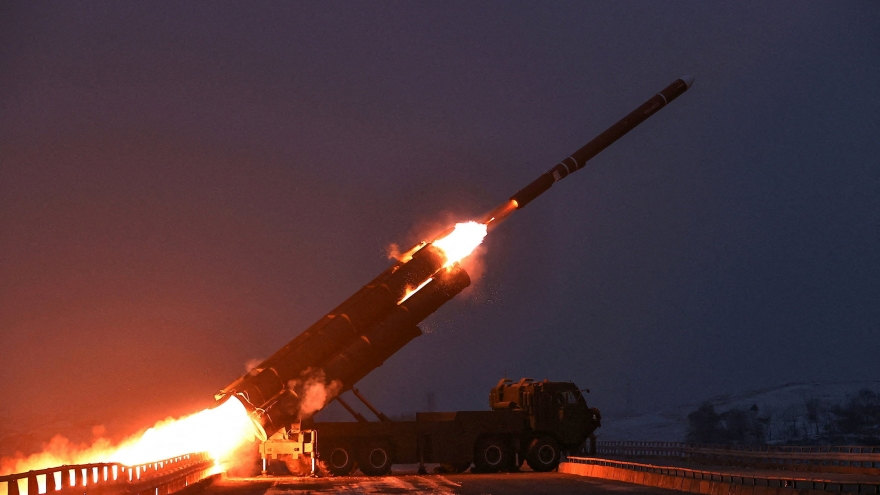 Triều Tiên phóng thử tên lửa siêu vượt âm, đánh giá năng lực răn đe quân sự