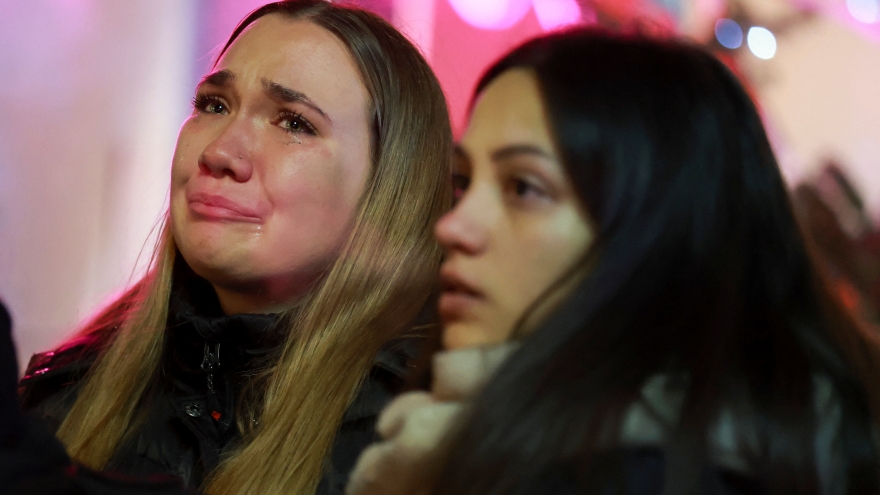 Nóng thế giới ngày 3/1: Điều tra ban đầu thảm kịch cháy quán bar tại Thuỵ Sĩ