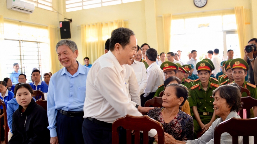 Chủ tịch Quốc hội: Chăm lo để Tết đến mọi nhà, nhất là người hoàn cảnh khó khăn