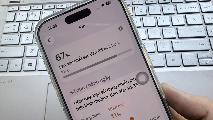 Tính năng ẩn trên iPhone giúp biết chính xác thời gian sạc pin