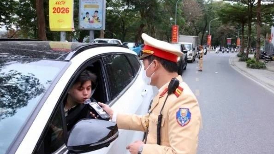 Traffic police crack down on drink-driving during New Year holiday