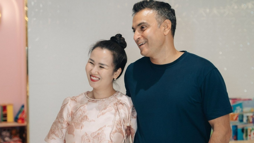 Sao Việt 15/1: Võ Hạ Trâm và chồng Ấn Độ kỷ niệm 7 năm cưới