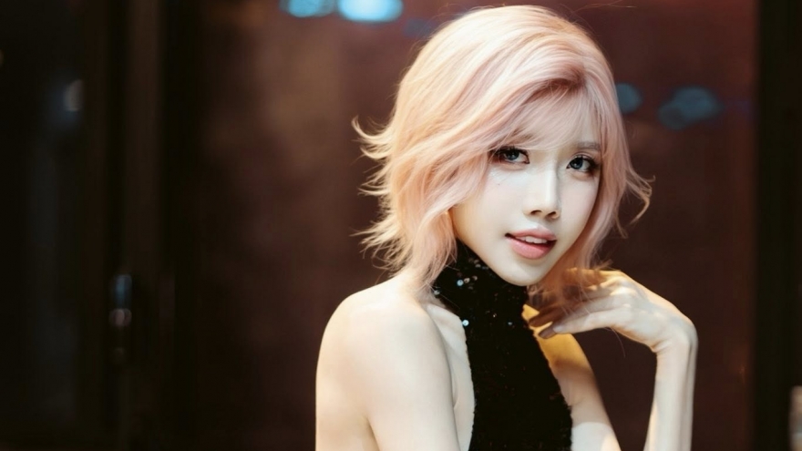 Sao Việt 28/1: Trang Pháp gợi cảm đón tuổi mới