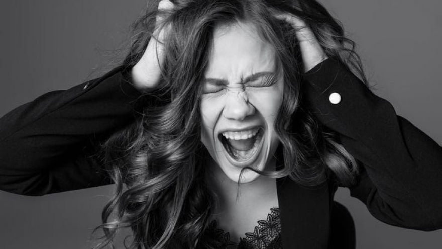 Vì sao chị em hay "sáng nắng, chiều mưa"?