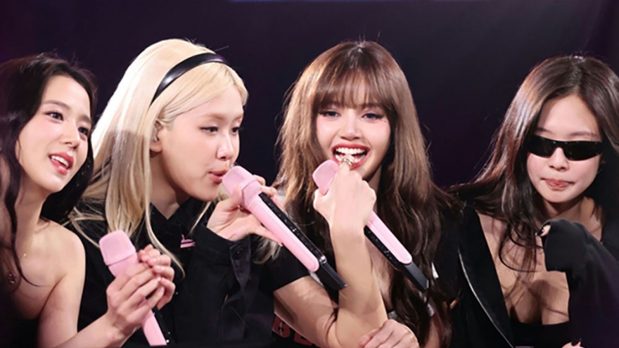 Rosé lại làm dấy lên đồn đoán nhóm nhạc BLACKPINK tan rã