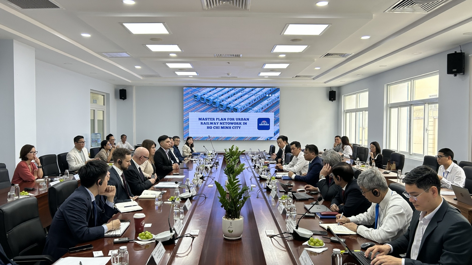 British firms explore rail and sustainable urban projects in Vietnam