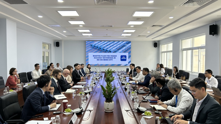 British firms explore rail and sustainable urban projects in Vietnam