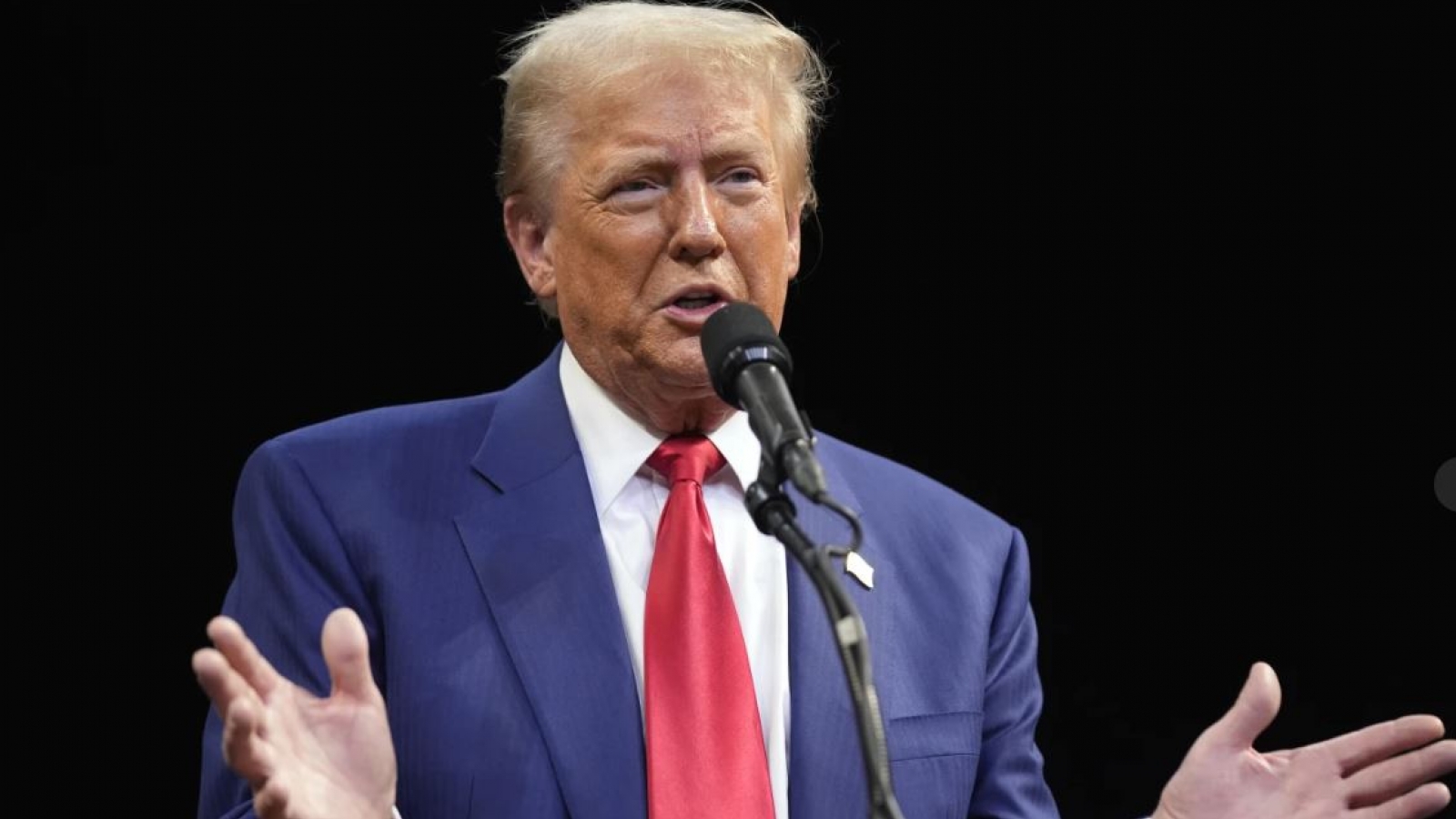 Tổng thống Trump: Châu Âu đang “tự hủy hoại chính mình”
