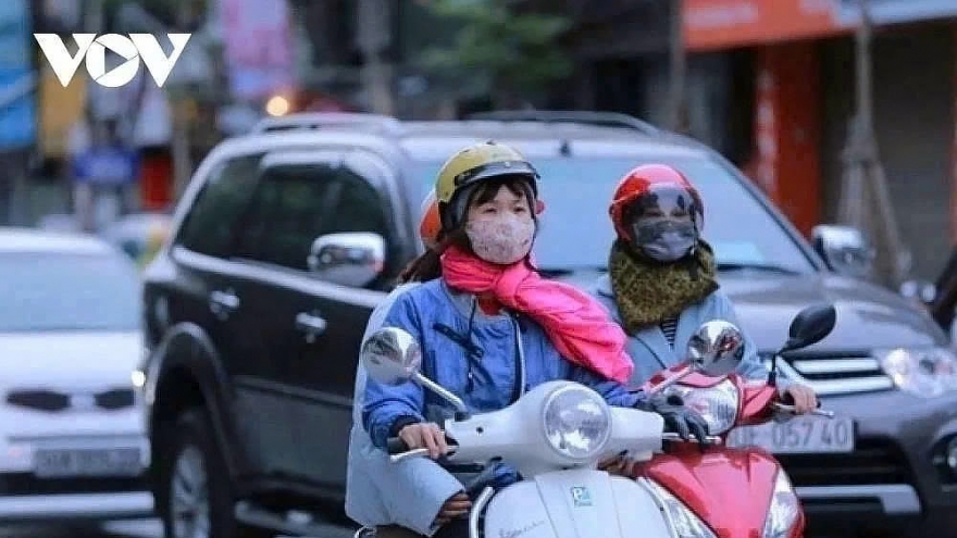 Cold spell weakens in the North, people still feel chill in the South