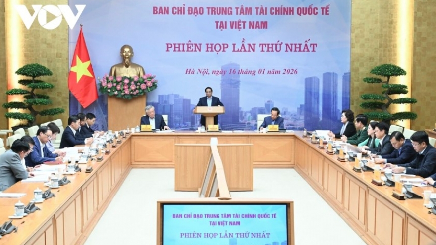 PM Chinh confident in Vietnam’s ability to build international financial center