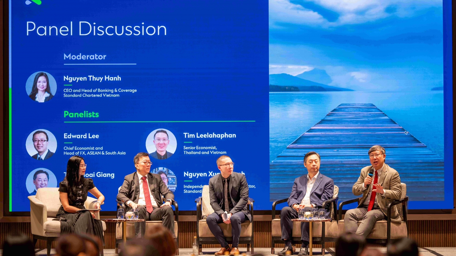 Standard Chartered holds Global and Vietnam Outlook 2026 briefing