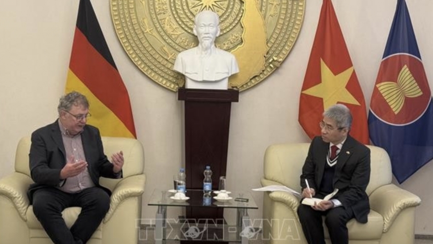 Leaders of German parties impressed by Vietnam’s achievements