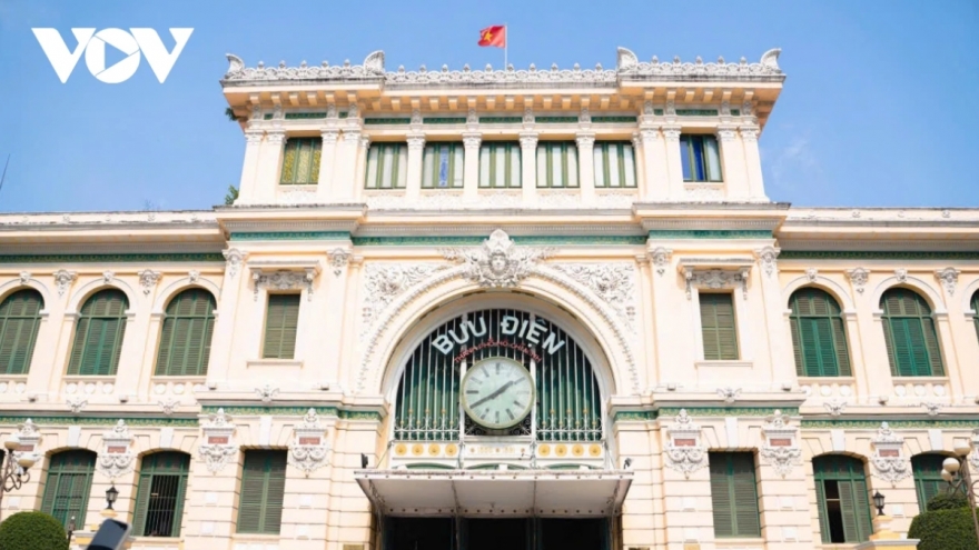 Sức hút của Bưu điện Trung tâm Sài Gòn dịp cận Tết