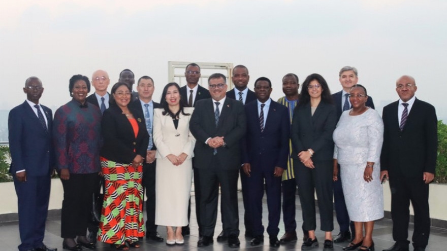 Deputy FM hosts non-resident ambassadors attending 14th National Party Congress