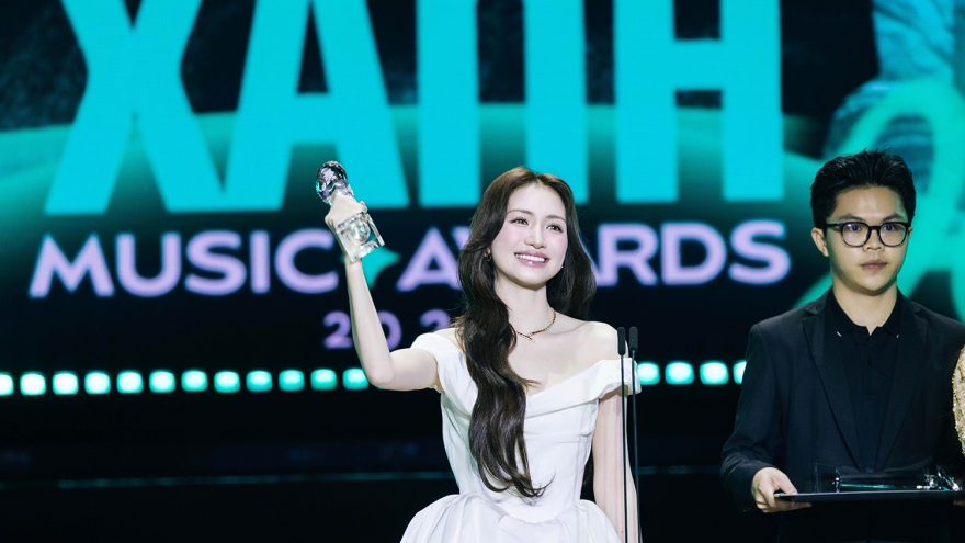 Hoà Minzy và “Bắc Bling” thắng lớn ở giải Làn sóng xanh 2025