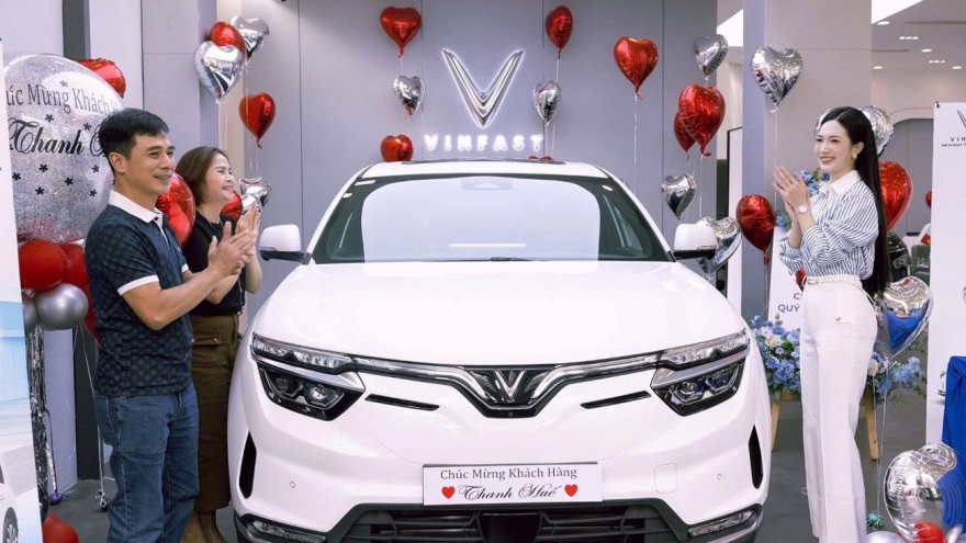 Hỗ trợ toàn dân chuyển sang xe điện