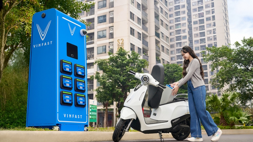 Vinfast ra mắt 4 mẫu xe máy điện mới, hoàn thiện lắp đặt 4.500 trạm đổi pin