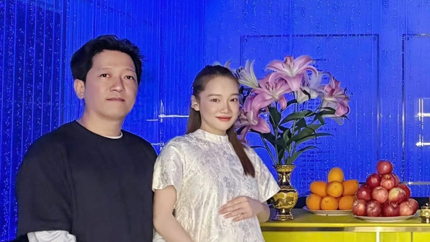 Sao Việt 7/1: Nhã Phương được khen trước khi sinh con thứ ba