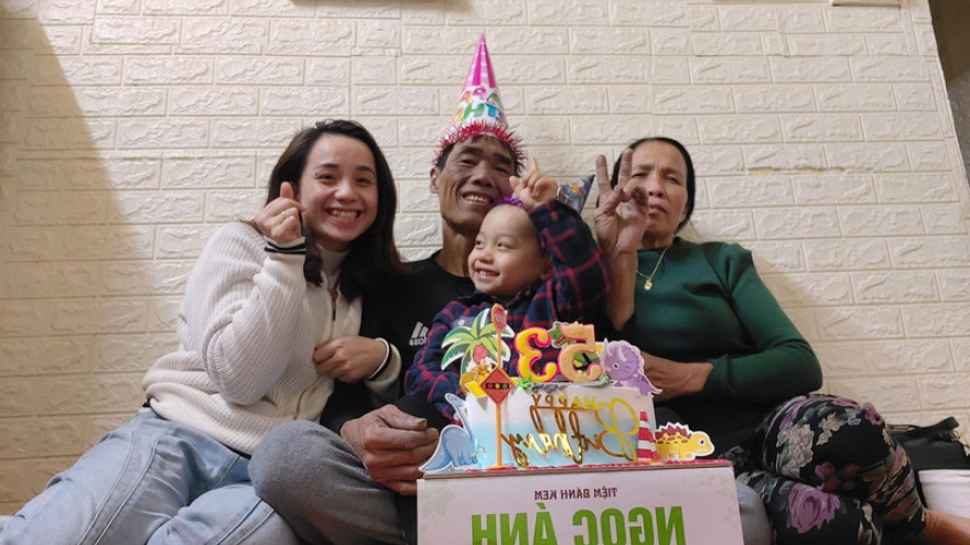 Ông bố Thanh Hóa vượt 1.500km đến ở nhà thông gia 1 năm vì lý do đặc biệt