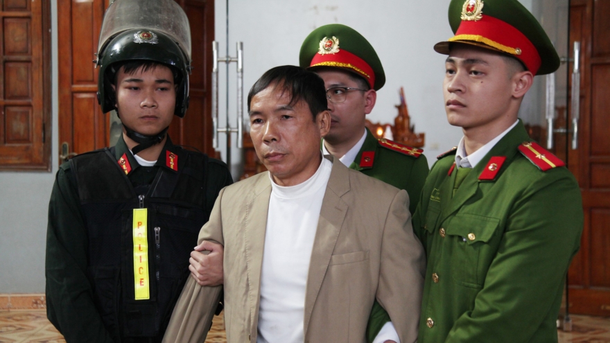 Bắt tạm giam 3 đối tượng phá hoại rừng sản xuất