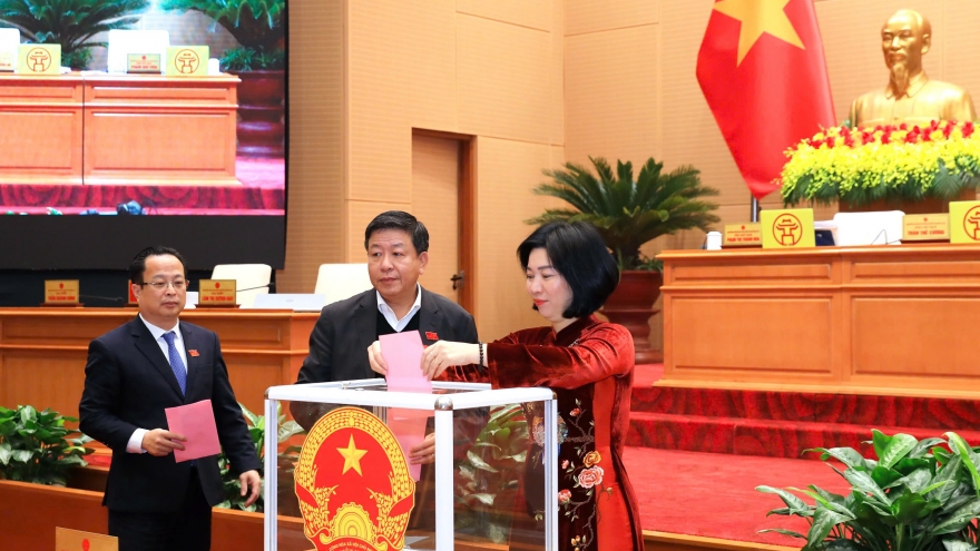 Miễn nhiệm chức vụ Ủy viên UBND thành phố Hà Nội đối với ông Trần Anh Tuấn