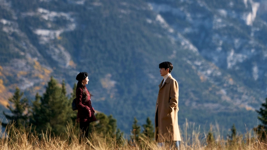 Go Youn Jung và thời trang kể chuyện trong “Can This Love Be Translated?”