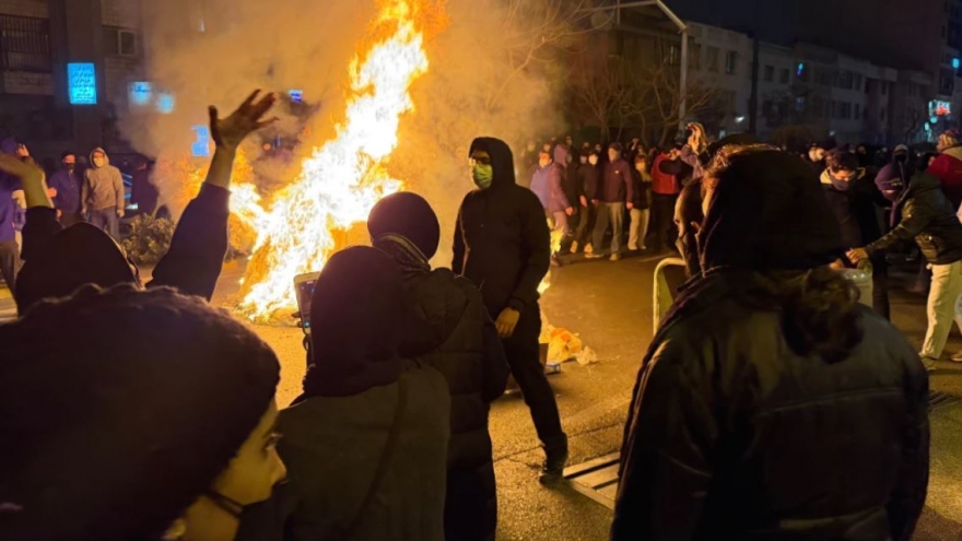 Nga cáo buộc phương Tây tìm cách làm suy yếu Iran thông qua kịch bản cách mạng màu