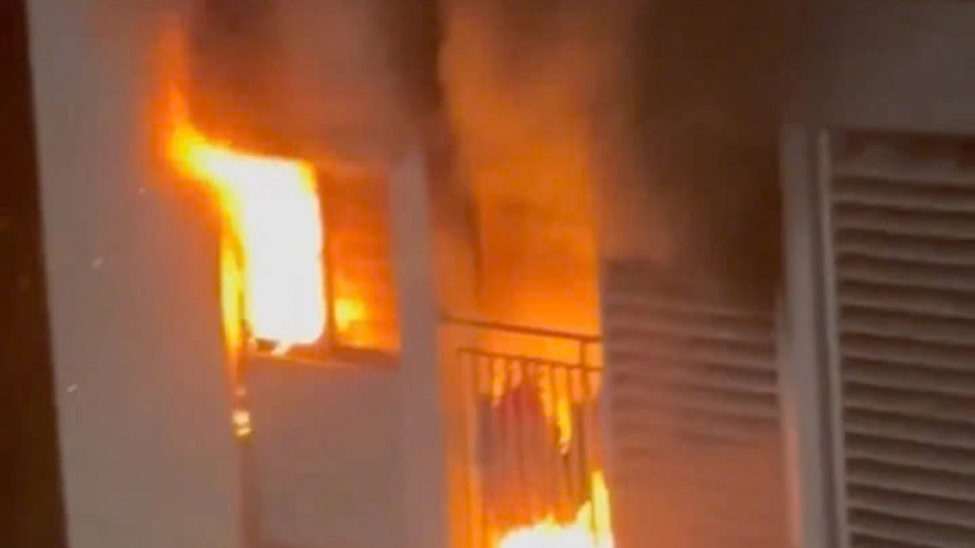 Thông tin mới nhất vụ cháy căn hộ chung cư ở TP.HCM: Người mẹ tiên lượng xấu