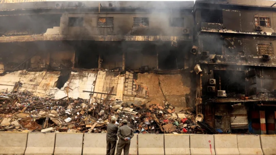 Cháy trung tâm thương mại ở Pakistan: Ít nhất 14 người thiệt mạng