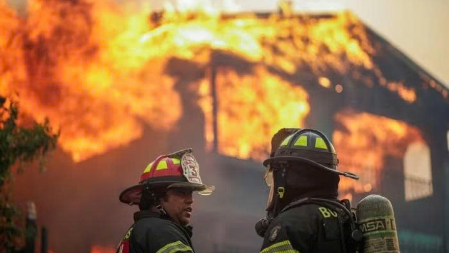 Cháy rừng nghiêm trọng tại Chile khiến ít nhất 15 người thiệt mạng