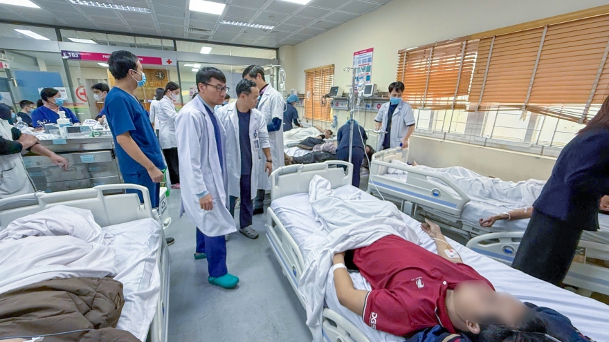 Bộ Y tế yêu cầu điều trị tốt nhất cho 15 nạn nhân vụ cháy ở phố Trần Cung, Hà Nội