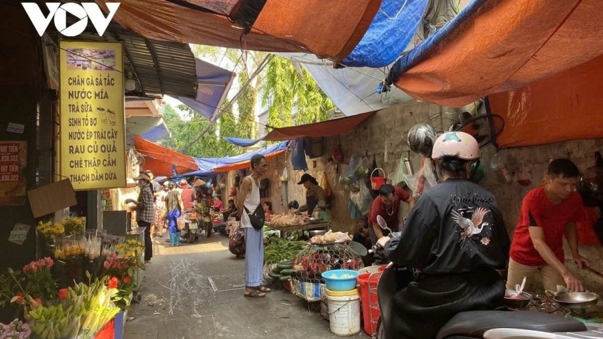 Vì sao Hà Nội có nhiều chợ cóc?