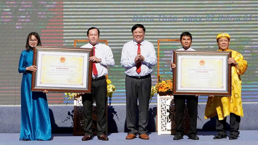 Tỉnh Đồng Tháp đón nhận 2 di sản văn hóa phi vật thể quốc gia