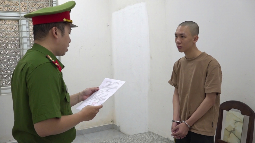 Giả danh giáo viên, bán đồng phục "ma" lừa đảo hàng trăm triệu đồng