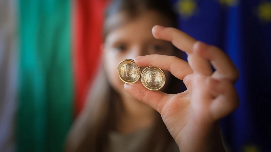 Bulgaria gia nhập Eurozone: Niềm vui hội nhập xen lẫn lo ngại trong dư luận
