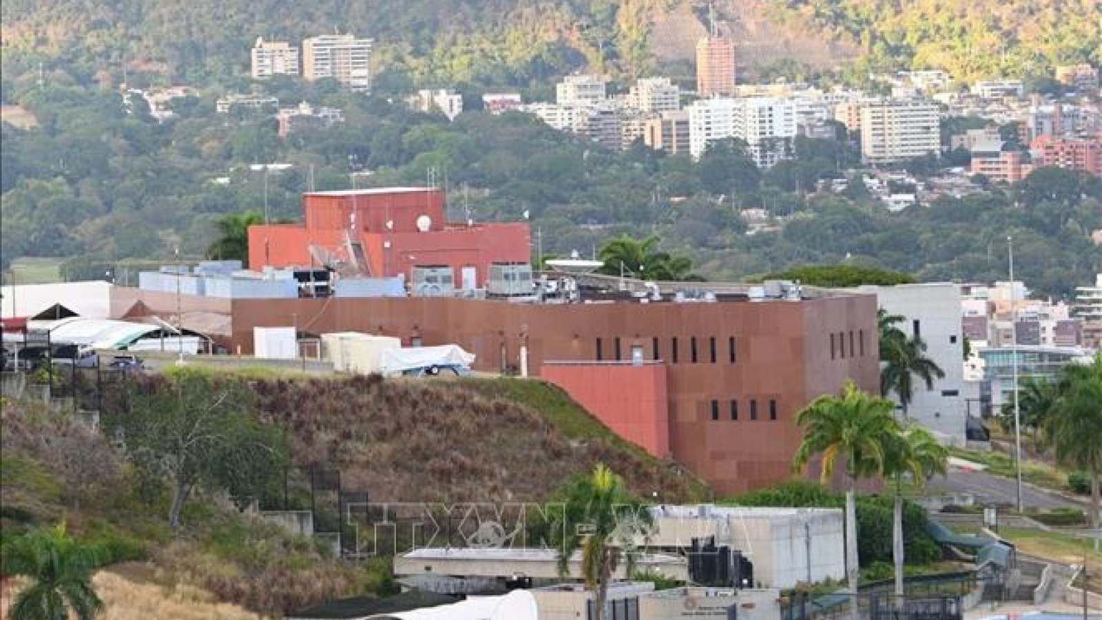Mỹ xúc tiến mở lại không phận và xem xét nối lại hoạt động Đại sứ quán ở Venezuela