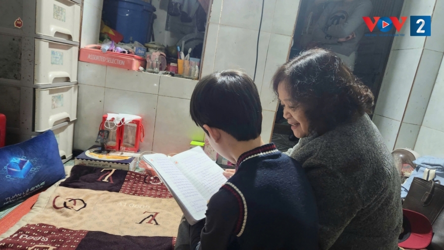 Những “Mẹ đỡ đầu” thắp sáng tuổi thơ