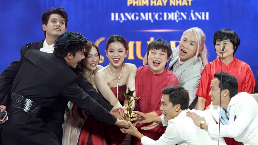 Phim “Mưa đỏ” thắng lớn tại lễ trao giải Ngôi sao xanh 2025