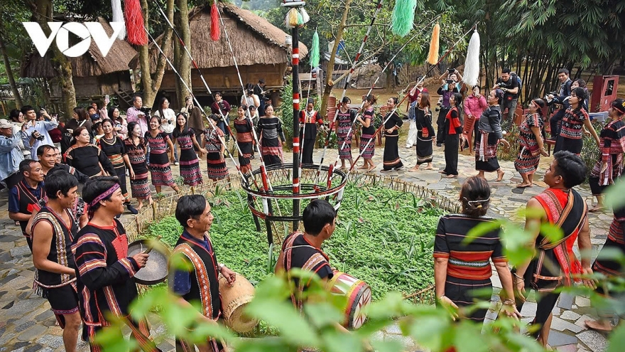 When a wedding becomes a village festival in Central Highlands